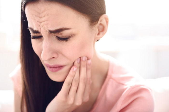 Broken Crumbling Cracking Teeth Causes & Bariatric Weight Loss Surgery
